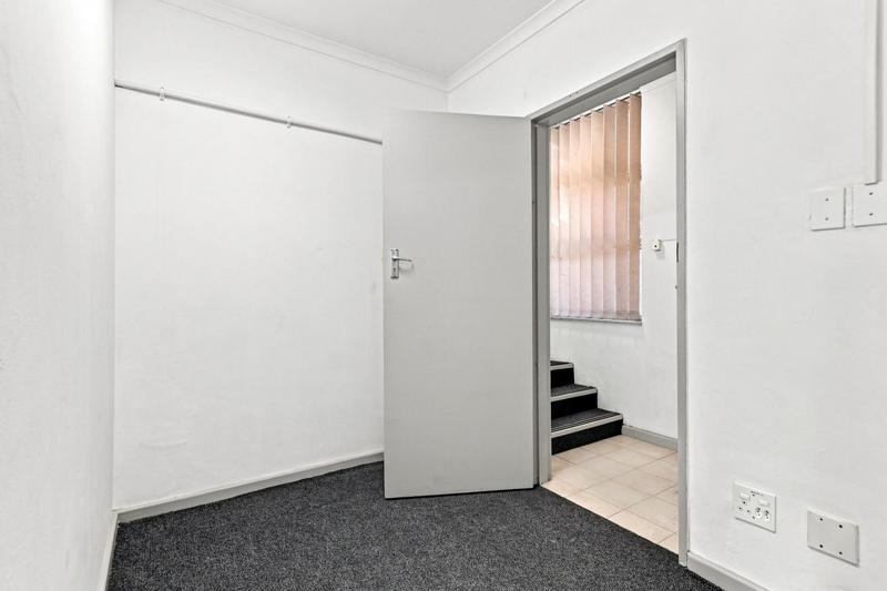 To Let Commercial Property for Rent in Pinelands Western Cape
